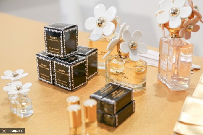 Marc Jacobs начнет продавать туалетную воду за твиты