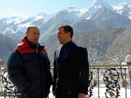 Медведев поздравил Путина с победой на выборах