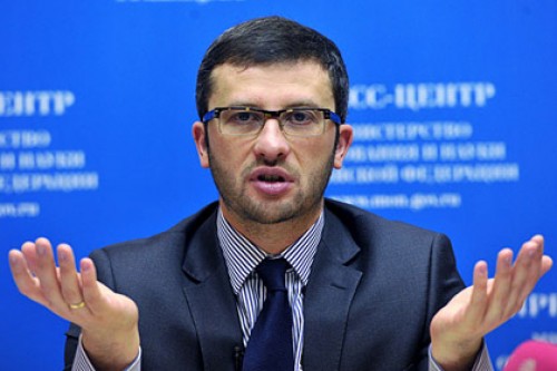 Медведев принял отставку замминистра образования