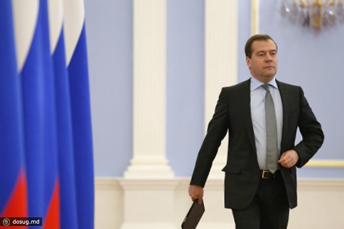 Медведев утвердил программу снижения смертности на дорогах