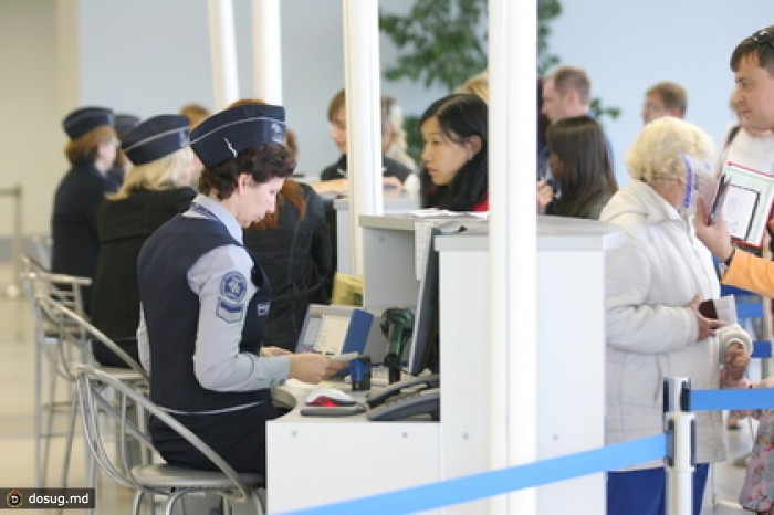 Минтранс поддержал запрет перевозки туристов без обратных билетов