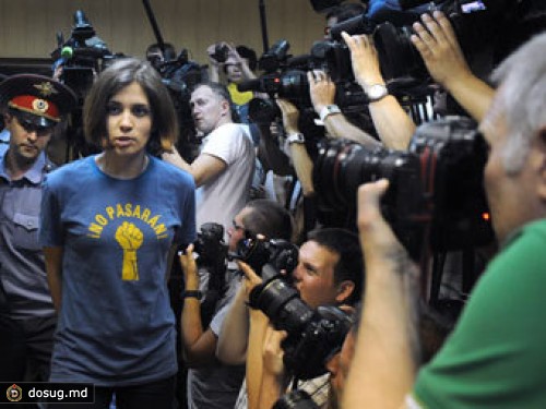 Мосгорсуд оставил под стражей участницу Pussy Riot