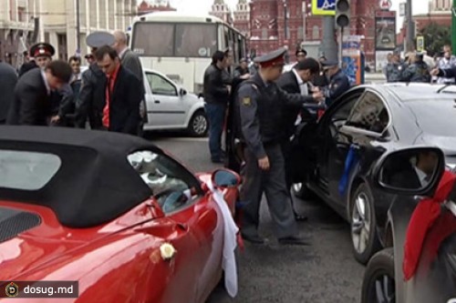 Москвичи пожаловались на стреляющий кортеж во главе с «Роллс-Ройсом»