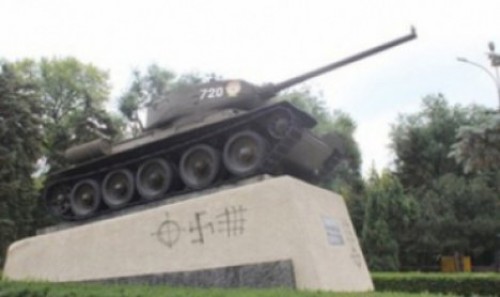 Мужчина, осквернивший памятник ВОВ в Бельцах, оштрафован