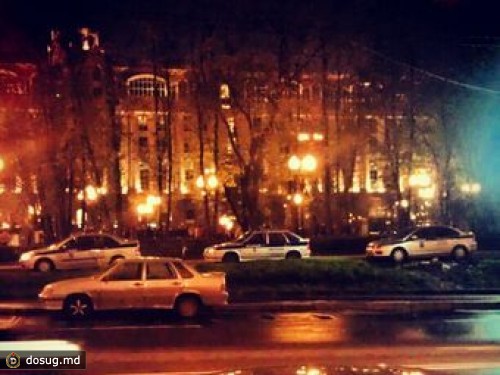 На Кудринской площади в Москве остаются около сотни человек