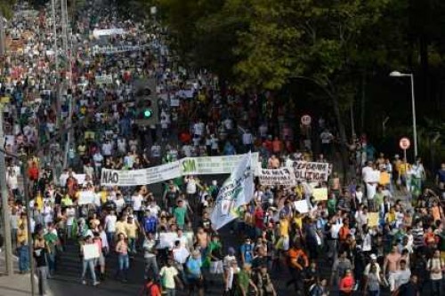 На акции протеста в Бразилии вышли 250 тысяч человек