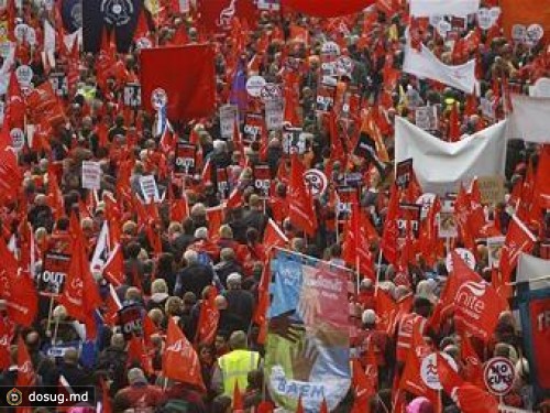 На акции протеста в Лондоне вышли 100 тысяч человек