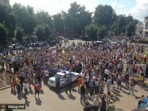 На митинг в защиту подмосковного кинотеатра вышли 300 человек
