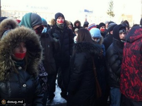 На митинге в Хабаровске задержаны десятки человек