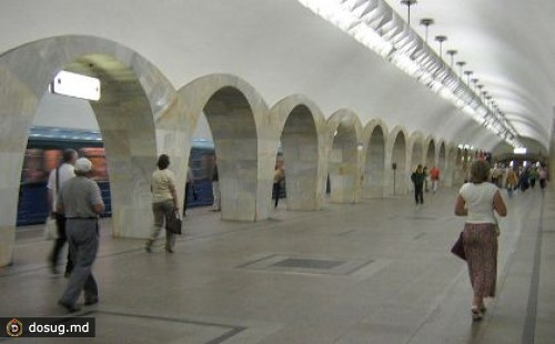 На станции «Кузнецкий мост» мужчина бросился под поезд