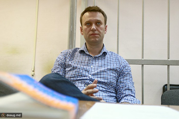 Навальный отказался давать показания по делу о краже картины