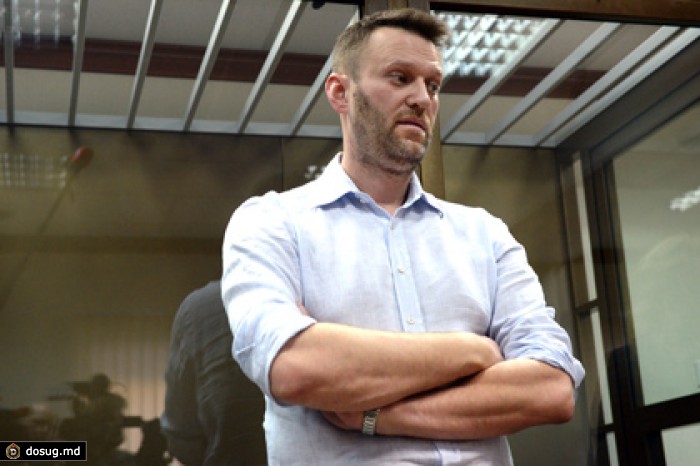 Навальный попросил суд разрешить ему присутствовать на похоронах Немцова