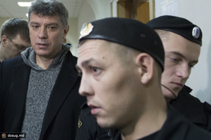 Немцова отпустили из ОВД