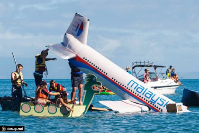 Новозеландцы построили плот в форме пропавшего лайнера Malaysia Airlines