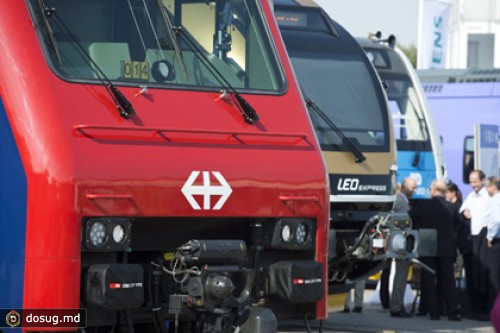 Оказавшийся под поездом немец обругал машиниста