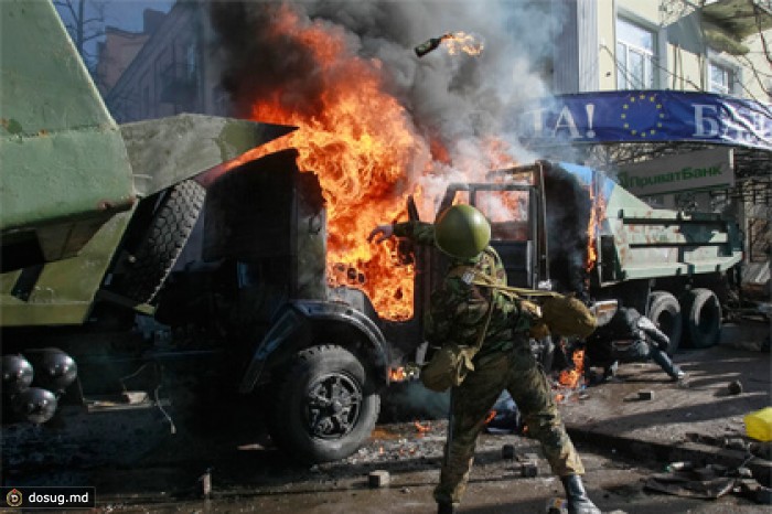 Оппозиция сообщила о трех жертвах беспорядков в Киеве