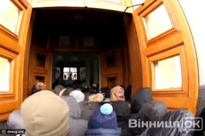Оппозиция захватила областную администрацию в Виннице
