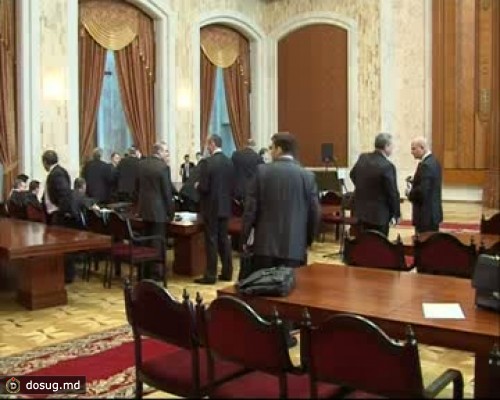 ПКРМ не признает будущего президента и требует роспуска парламента