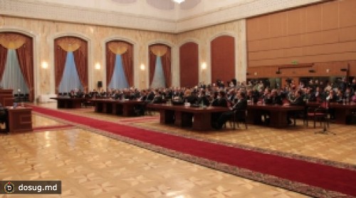 ПКРМ определилась с кандидатом в президенты. АЕИ – в раздумьях