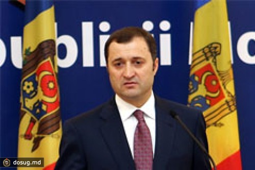 ПРЕМЬЕР-МИНИСТР ВЛАДИМИР ФИЛАТ НЕ НАМЕРЕН УХОДИТЬ В ОТСТАВКУ ПО ПРИМЕРУ РУМЫНСКОГО КОЛЛЕГИ ЭМИЛА БОКА