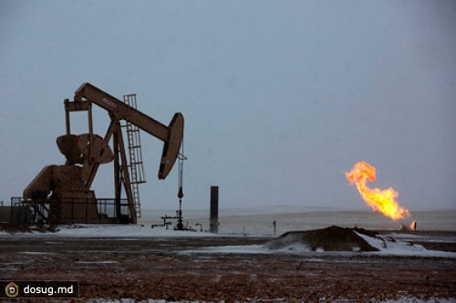 Падение цен на нефть подняло стоимость доллара и евро в России