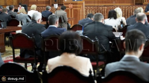 Парламент намерен создать информационный центр для молдавских граждан