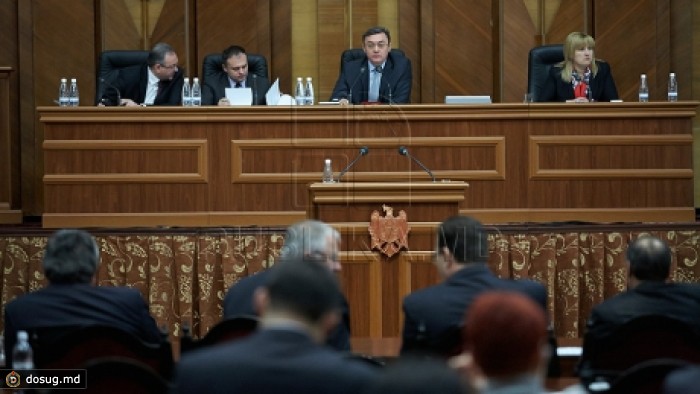 Парламент утвердил в первом чтении проект бюджетно-налоговой политики на 2014 год
