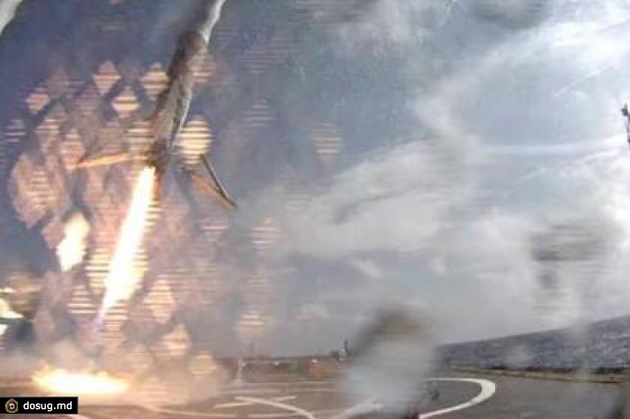 Первая ступень Falcon 9 опрокинулась при посадке на морскую платформу