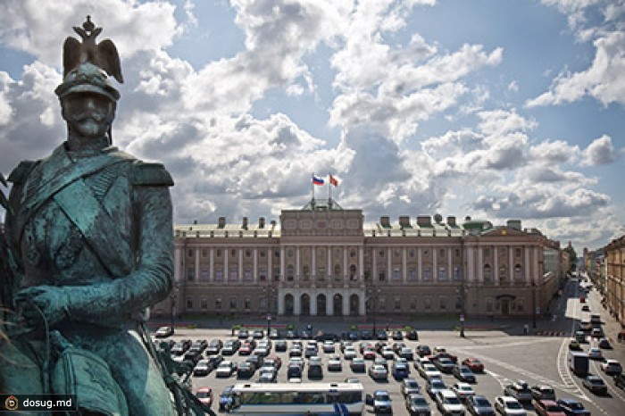 Первые платные парковки в Петербурге появятся в 2015 году
