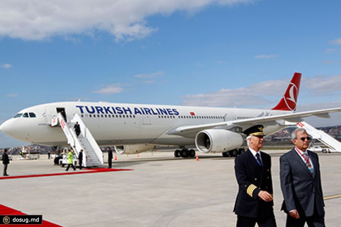 Пилотам Turkish Airlines рекомендовали жениться для профилактики депрессии