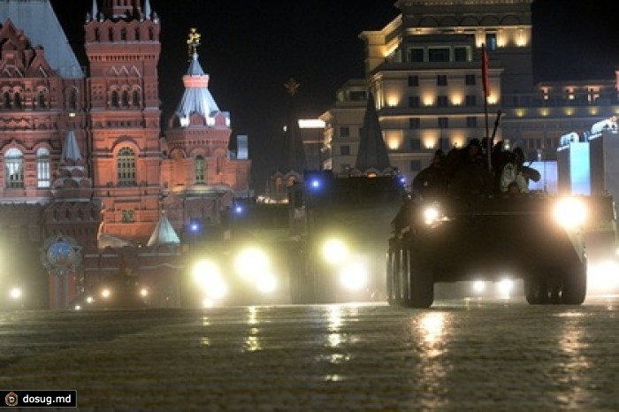 По Красной площади впервые проехали «Армата» и «Бумеранг»