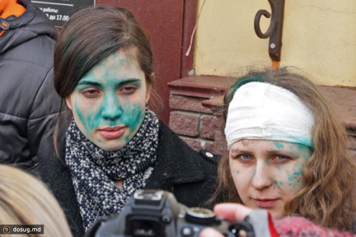 По факту нападения на участницу Pussy Riot возбудили уголовное дело