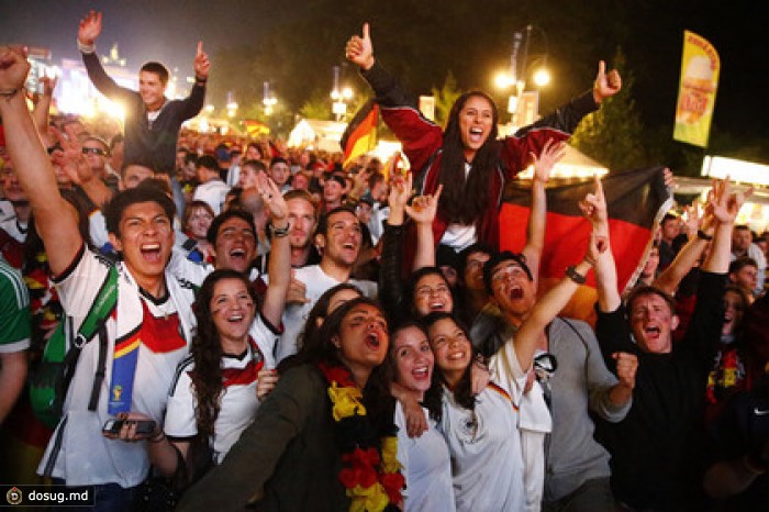 Победу немецкой сборной отпраздновали сотни тысяч человек