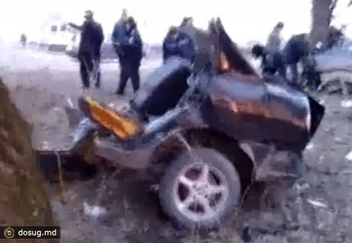 Под Сороками машину разорвало на части