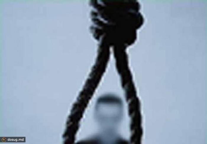 Подросток повесился на чердаке