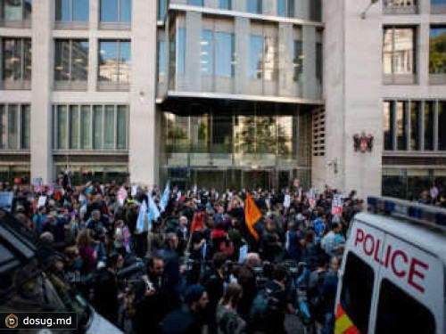 Полиция помешала демонстрантам захватить Лондонскую биржу