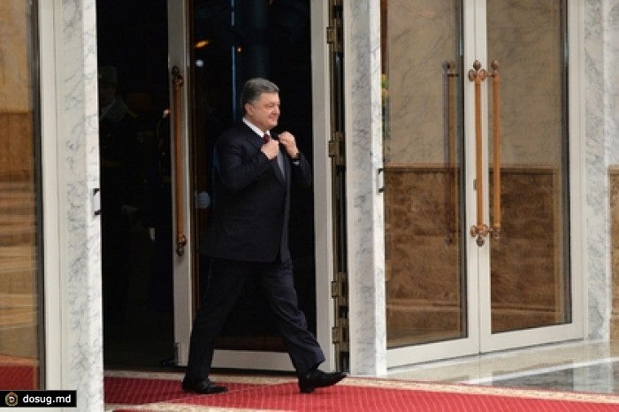 Порошенко ненадолго покинул комнату переговоров «нормандской четверки»