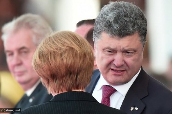 Порошенко пригласил Меркель на Украину