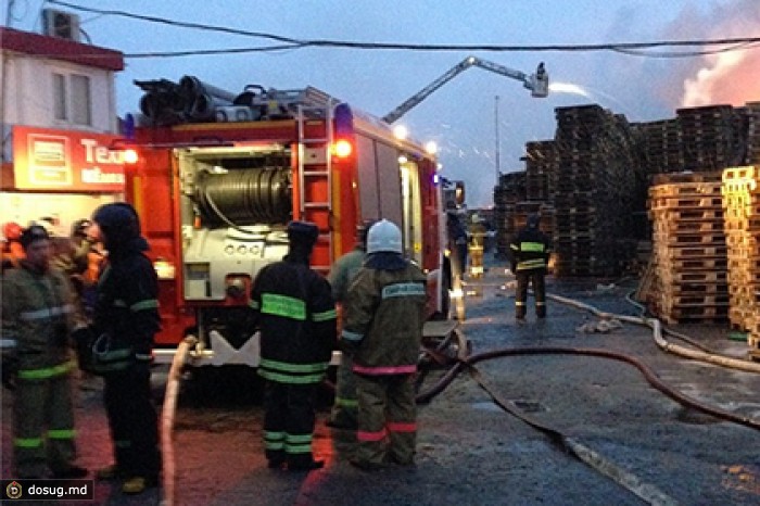 Пожар на московском складе локализован