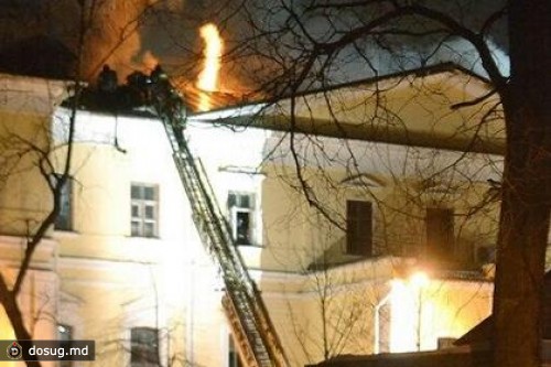 Пожар в здании ГИТИСа потушен
