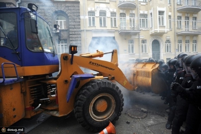 Предполагаемого организатора беспорядков в Киеве объявили в международный розыск