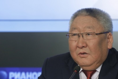 Президент Якутии приказал проверить дипломы чиновников