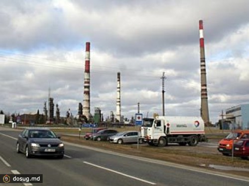 При взрыве на литовском НПЗ погибли два человека