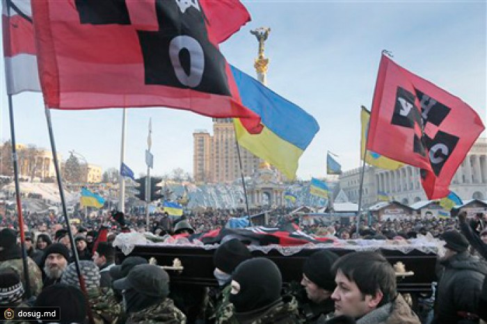 Протесты на Украине обвалили курс гривны