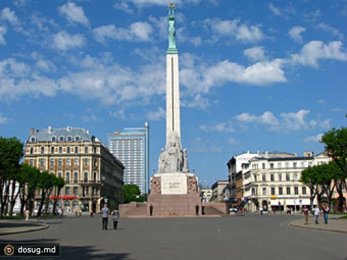 Противники геев пронесут по Риге двухметровый фаллос