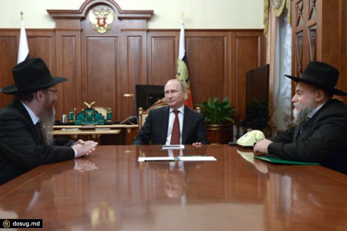 Путин поздравил российских евреев с Ханукой