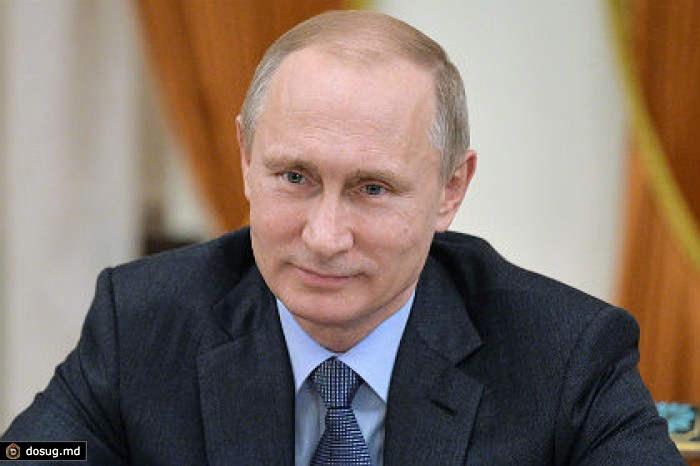 Путин поздравил российских женщин с 8 Марта
