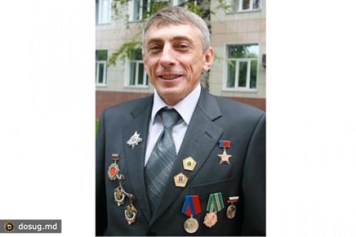 Путин вручил медали первым героям труда