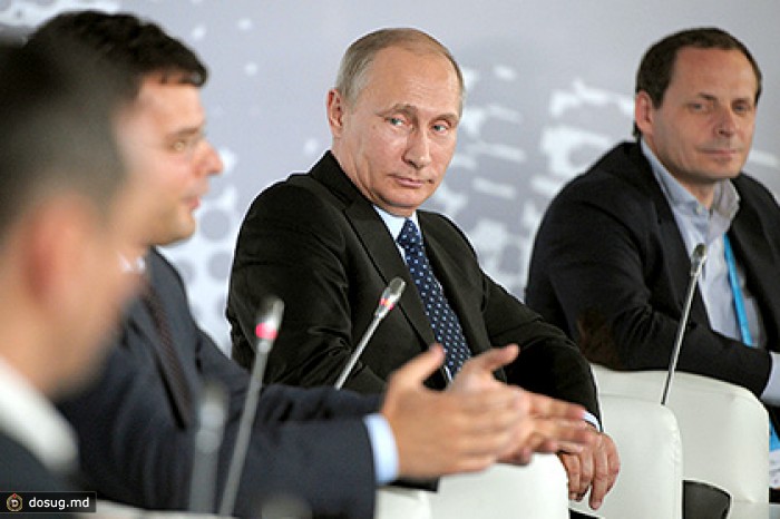 Путин выступил против ограничения свобод в интернете