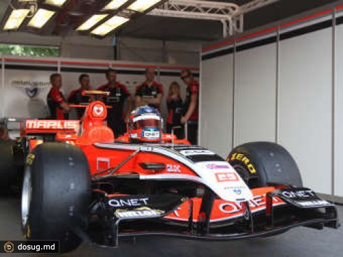 Российский болид Marussia заглох при подъеме на мост